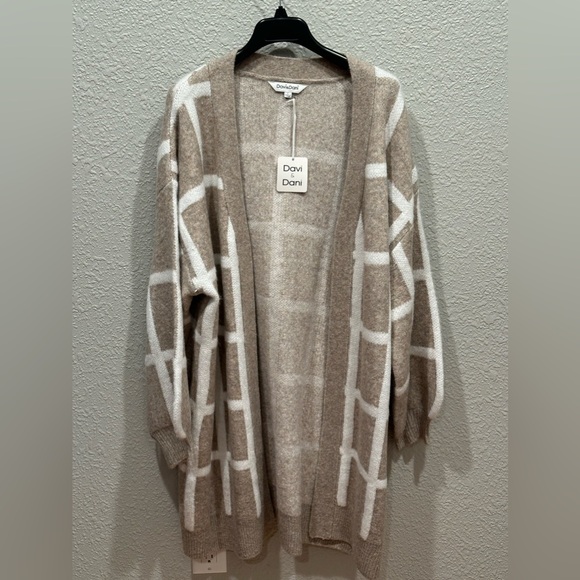 Large cardigan w oversized sleeves - Picture 1 of 10